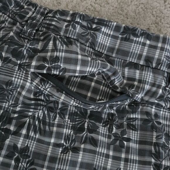 Tommy Bahama | Floral Shorts - Picture 7 of 10